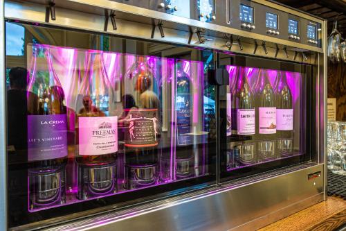 ผับ/เลาจน์, Hotel E in ซานตาโรซา (CA)