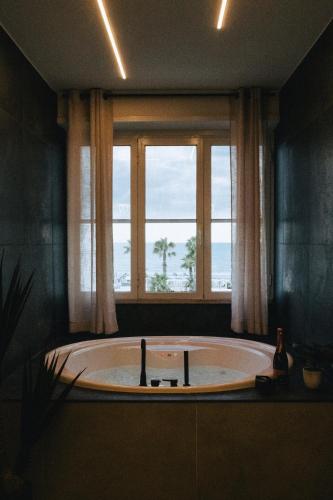 Vistamare Suites