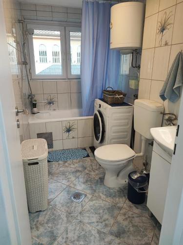 Dinkica Corner 3133 Centar near National theatre - Narodno pozorište - image 3