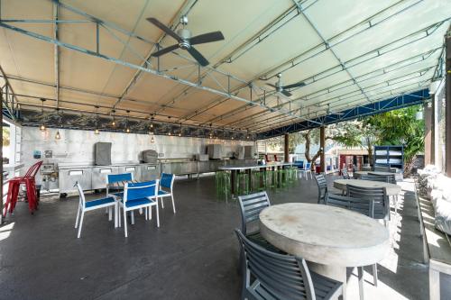 Blue Marlin Motel - image 7