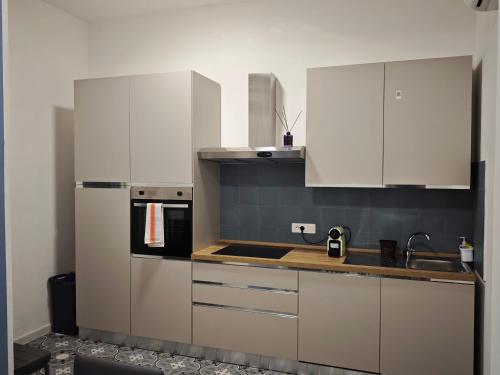 кухня, La DIMORA del BORGO Apartment in Casalbuono