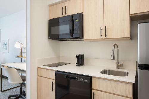 TownePlace Suites Tampa Westshore/Airport - image 2