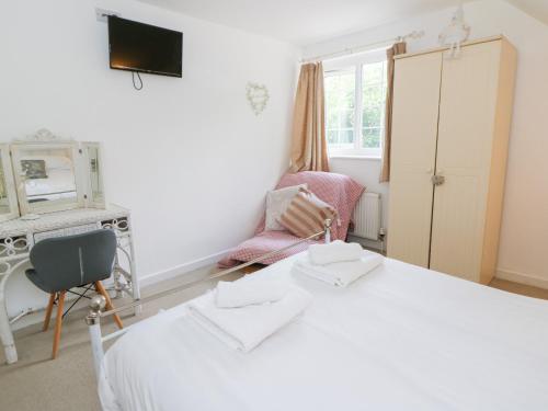 Cariad Cottage Lampeter - image 14