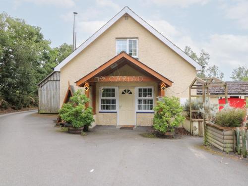 Cariad Cottage Lampeter - image 11