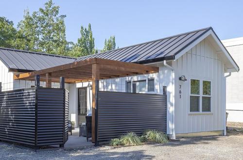 Cozy Modern Cottage