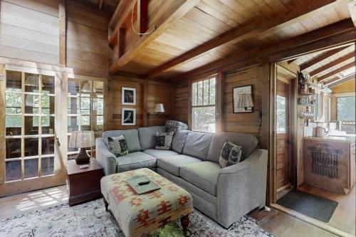 Little Blue Cottage in Frankfort