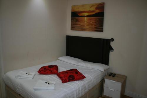 Marble Arch Flats - image 11