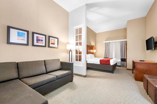 Comfort Suites Orlando Airport - image 19