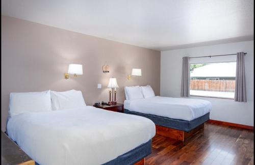 Sandman Motel - image 9