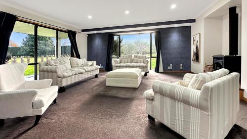 Spacious 5BR Family Escape on Busch Lane