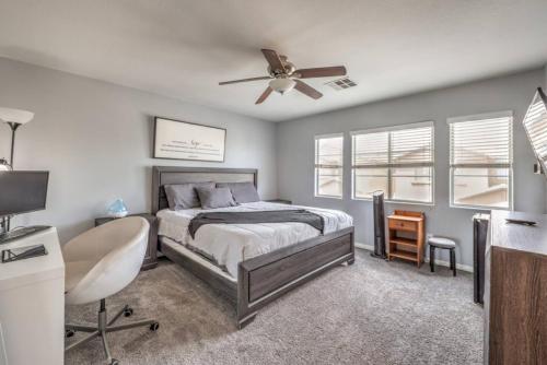 Firewood 15 min to Strip, Full Kitchen King Bed, Las Vegas (photo 7)