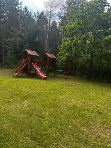 Domek nad jeziorem