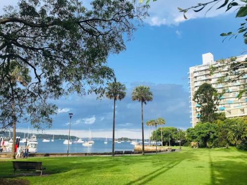Art Deco Gem with Harbour Views in Elizabeth Bay - image 7