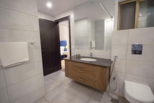 2BR Luxury Apartment with Balcony - The Opus - image 6