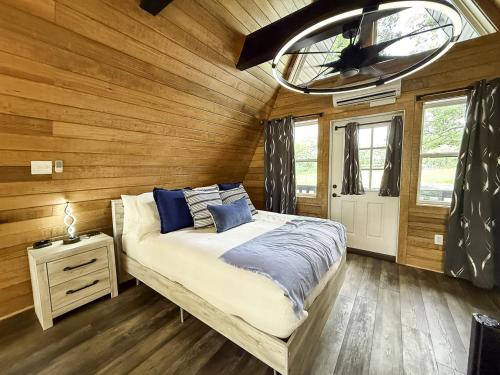 Brand New Fox Hill Cabin Where Country Charm nearby Hot Springs in Rockport (AR)