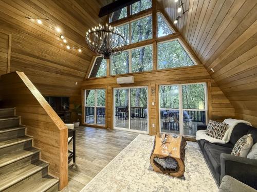 Brand New Fox Hill Cabin Where Country Charm nearby Hot Springs in Rockport (AR)