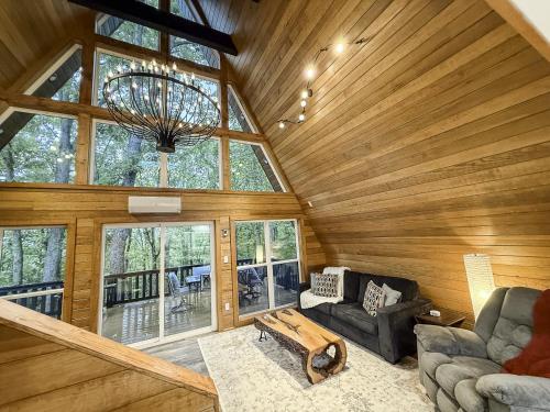 Brand New Fox Hill Cabin Where Country Charm nearby Hot Springs in Rockport (AR)