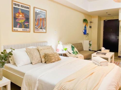 Stylish 1BR Venice Mall, Pool, Fast WiFi #vlrtc17e, Manila