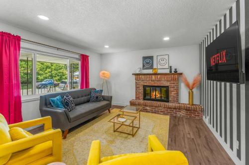 Reel Retreat A 3BR Family-Friendly Escape