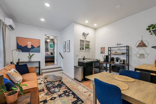 Cozy Love Nest 1br - Minutes To Downtown Asheville in Asheville, Vereinigte Staaten von Amerika