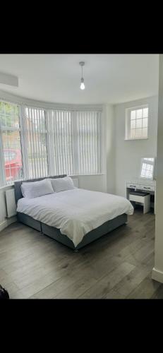 London En-Suites, Hendon