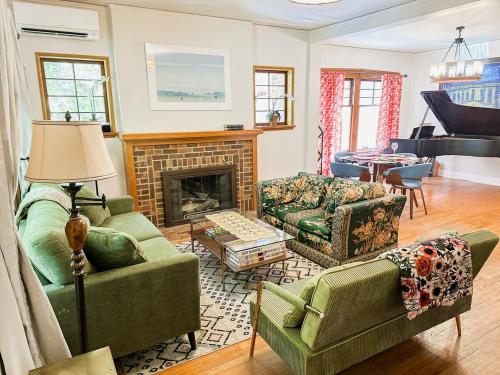 Park Hill Bungalow with Main Floor Bed & Bath