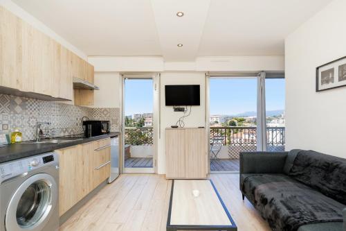 SWEETY- IDEAL COUPLE Moderne 2P, vue mer, parking, clim