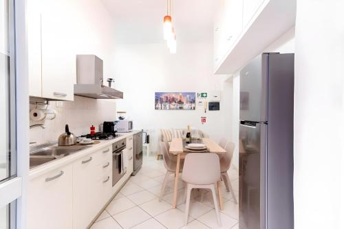 Elegantis Giolitti Suite Apartment with Private Balcony, Рим (фото 9)