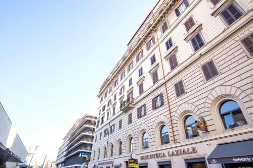 Elegantis Giolitti Suite Apartment with Private Balcony, Рим (фото 2)