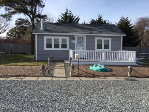 Steps To The Beach From This Cozy Cottage 95 in Dennis Port