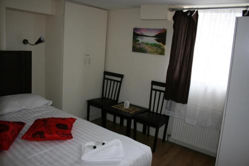 Marble Arch Flats - image 4