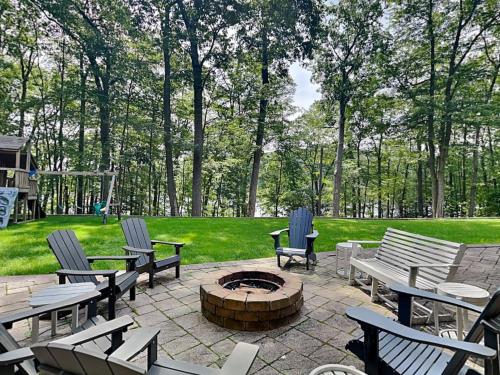 Apres Lake and Ski in McHenry, USA