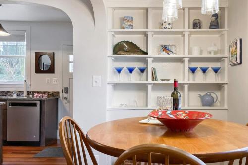 Weems Creek Cottage, Annapolis Waterfront in Annapolis