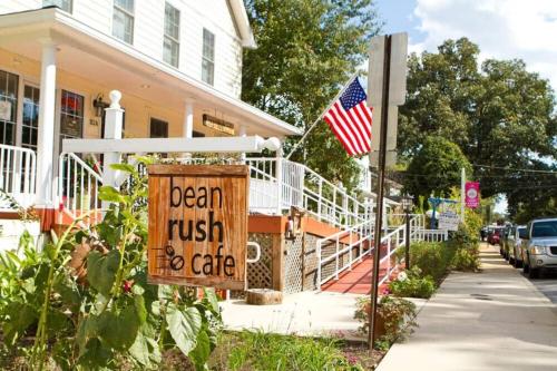 Weems Creek Cottage, Annapolis Waterfront in Annapolis