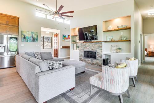 Lake Travis House w/ Private Dock, Pool & Hot Tub! in Jonestown
