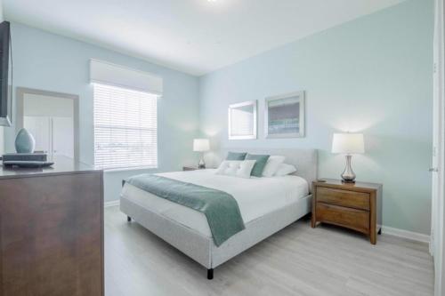 New! Spectacular Vista Cay Penthouse Prize Near Theme Parks Walk to Conventions and Intl Drive in Orlando, USA