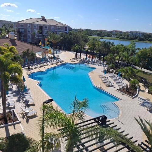 New! Stunning Vista Cay Lakeview Panorama Near all Theme Parks walk to Convention Center and Intl Drive in Orlando, USA