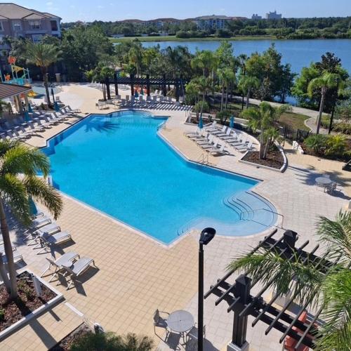 Stunning Vista Cay Lakeview Paradise Next to Pool Near theme Parks and walk to the Convention Center in Orlando, USA