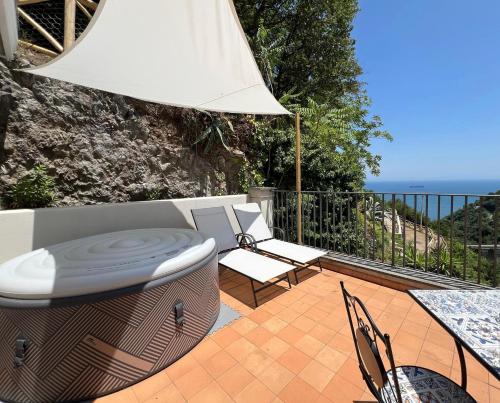 Rooms Hub Costa d'Amalfi - Vietri sul Mare in Vietri Sul Mare