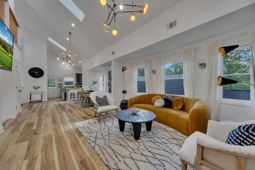 5br Inman Park Duplex Walk To Beltline in Inman Park