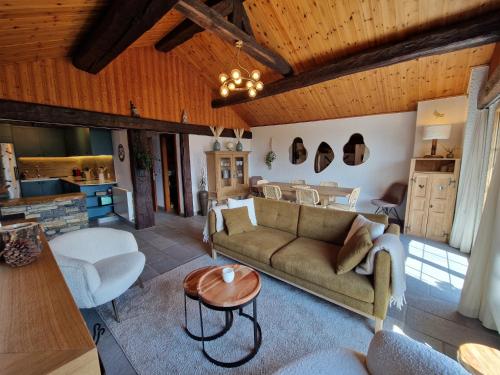 Chalet typique proche Crans Montana in Icogne
