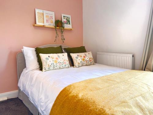 #55 Spacious 2BR 2BA Home for 6 Near Hospital Liverpool Stay, Liverpool (photo 10)