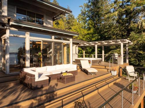 Waterfront Privacy, Hot Tub, Mooring, Gated Estate in Orcas Island (WA)