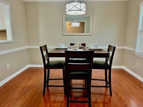 Ecstatic Town Home in Stone Mountain in 石山