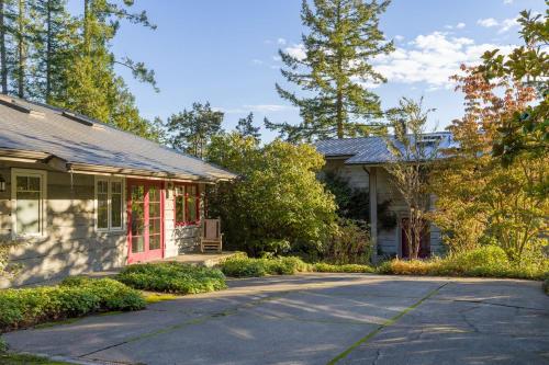 Waterfront Privacy, Hot Tub, Mooring, Gated Estate in Orcas Island (WA)