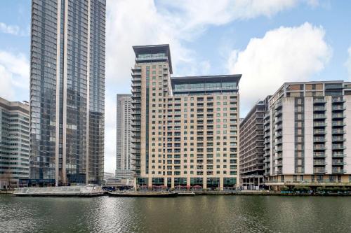 Canary Wharf-WOMEN Only-Private Double Room & Pool Gym, Londres