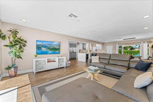 Exquisite House In Lbts- 7 Min Walk To The Beach! in Fort Lauderdale, USA