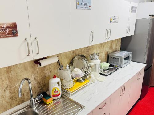 ห้องครัว, Alina Home Baku hostel in ยาซามัล