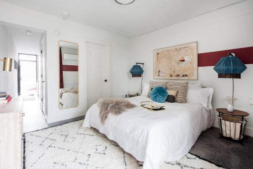 Létesítmények, The Roxie, Near PonceCityMarket in Virginia Highland