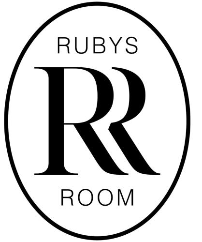 Les Rubys , piscine chauffée chambre d'hôte La Chevillotte